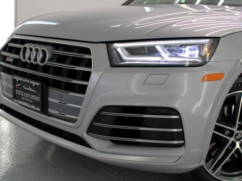 Used 2020 Audi SQ5 Premium Plus w/ Premium Plus Package image 21