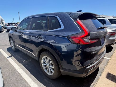Used 2024 Honda CR-V EX image 3