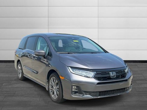 Used 2026 Honda Odyssey Touring image 7