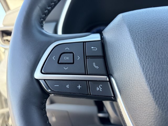 Used 2023 Toyota Highlander Limited FWD image 22