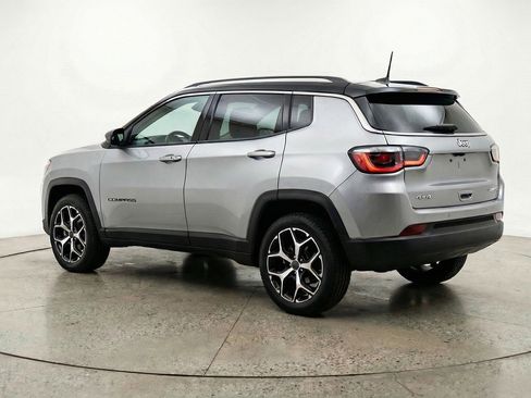 Used 2025 Jeep Compass Limited image 6