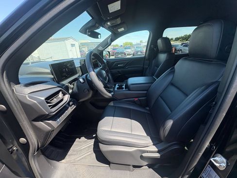 Used 2024 Chevrolet Silverado EV W/T AWD/4WD image 32