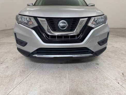 Used 2019 Nissan Rogue SV image 18