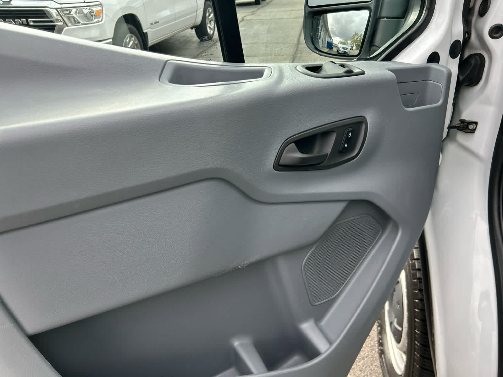 Used 2018 Ford Transit 350 XL RWD image 10