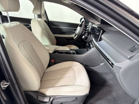 Used 2025 Hyundai Sonata SEL FWD image 28
