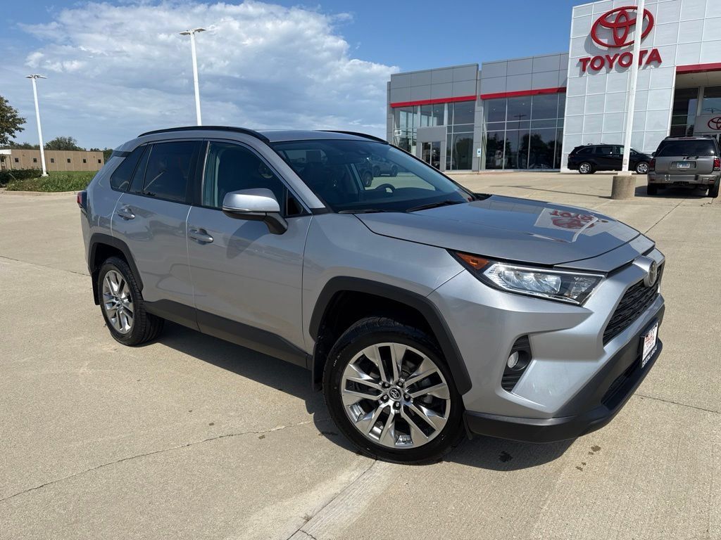 Used 2019 Toyota RAV4 XLE Premium AWD/4WD image 2
