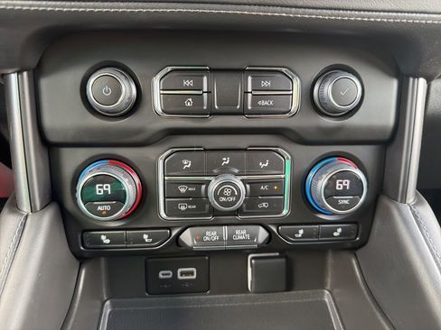 Used 2023 Chevrolet Tahoe Z71 w/ Z71 Off-Road Package AWD/4WD image 30