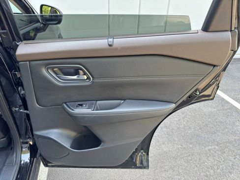 Used 2021 Nissan Rogue SV w/ Premium Package FWD image 40