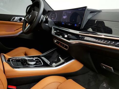 Used 2025 BMW X5 sDrive40i w/ M Sport Package RWD image 36