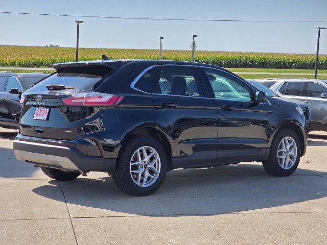 Used 2024 Ford Edge SEL AWD/4WD image 8