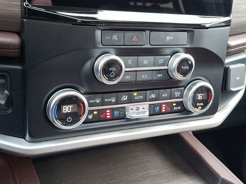 Certified 2024 Ford Expedition Limited image 17