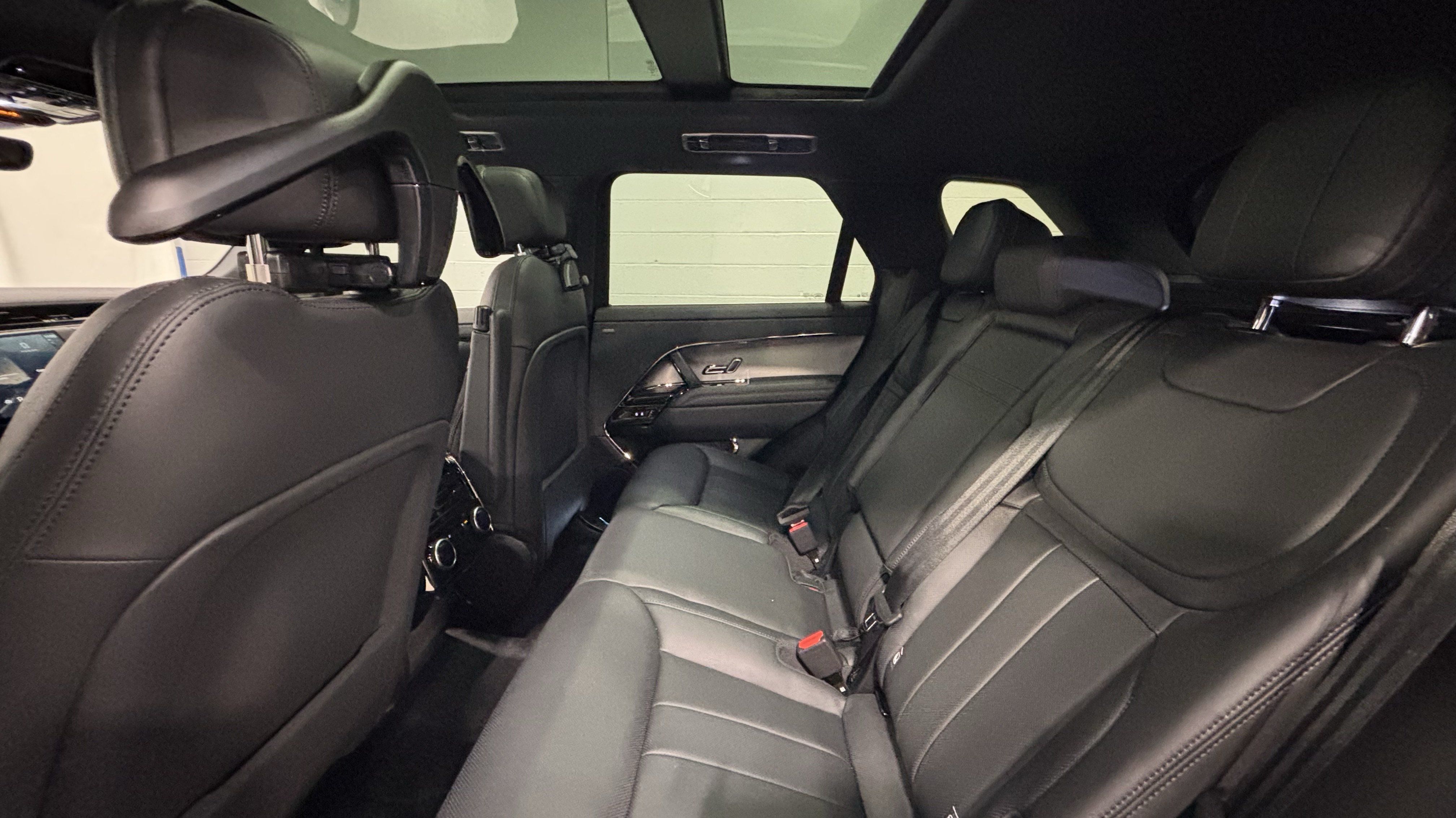 New 2026 Land Rover Range Rover Sport SE AWD/4WD image 6