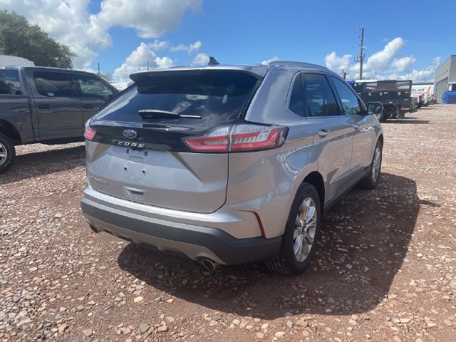 Used 2021 Ford Edge Titanium FWD image 4