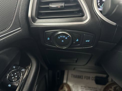 Used 2016 Ford Edge Titanium w/ Technology Package image 37