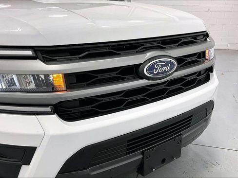 Used 2023 Ford Expedition XLT image 36