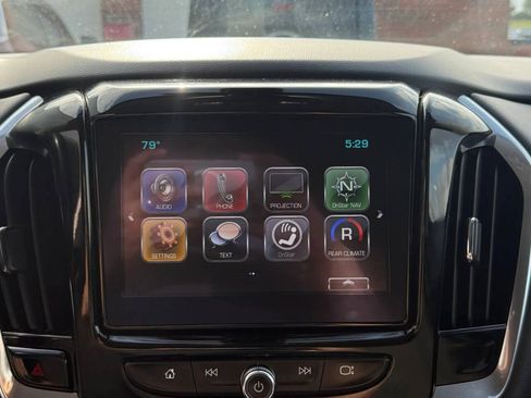 Used 2019 Chevrolet Traverse LT FWD image 9
