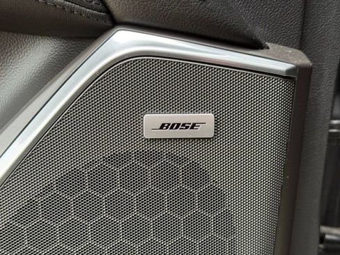 Used 2019 Cadillac Escalade Premium Luxury image 24