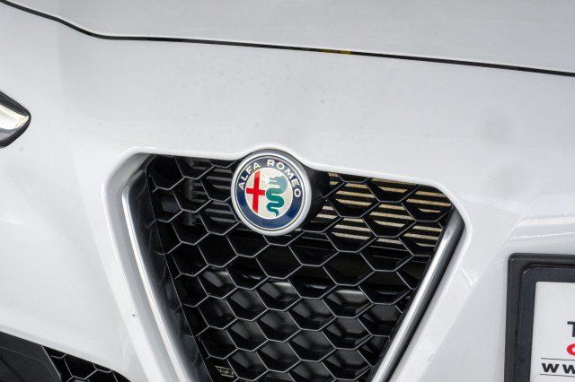 Used 2021 Alfa Romeo Giulia Ti AWD/4WD image 54