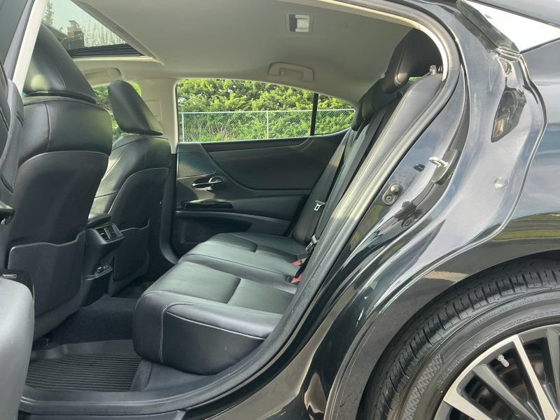 Used 2022 Lexus ES 350 w/ Premium Package FWD image 13