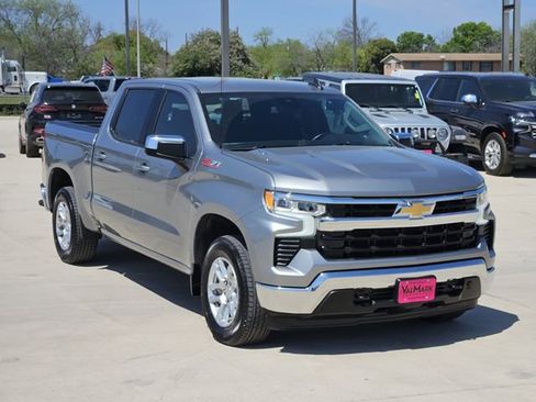 Used 2023 Chevrolet Silverado 1500 LT image 3