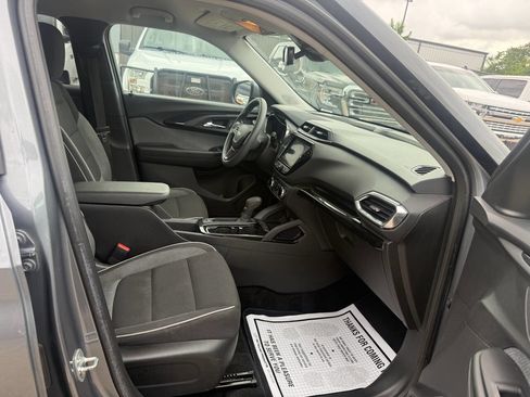 Used 2021 Chevrolet TrailBlazer LT w/ Convenience Package FWD image 10