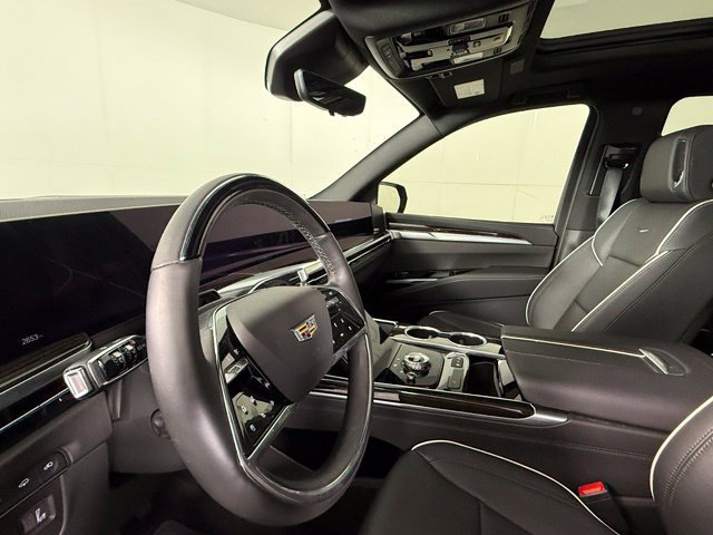 Used 2026 Cadillac Escalade Luxury w/ Touring Package AWD/4WD image 17