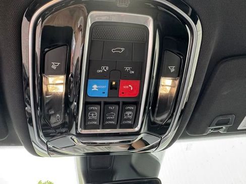 Used 2022 Jeep Grand Cherokee L Overland image 36