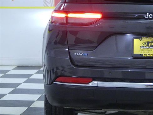 Used 2024 Jeep Grand Cherokee Limited 4xe image 31