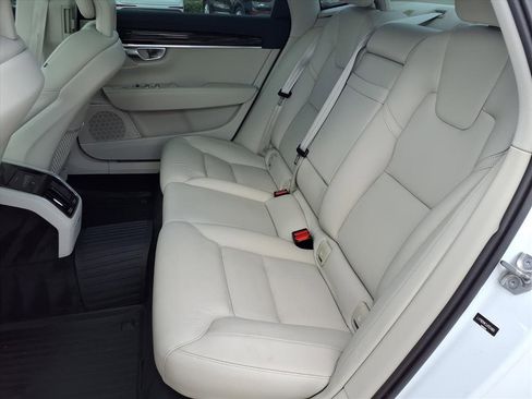 Used 2018 Volvo S90 T5 Momentum w/ Convenience Package image 25