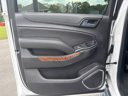 Used 2020 Chevrolet Suburban Premier image 15