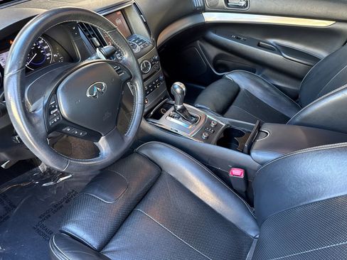 Used 2012 INFINITI G37 x w/ Premium Pkg image 4