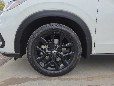 Used 2025 Honda HR-V Sport image 9