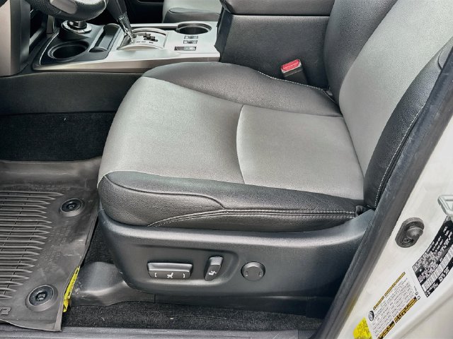 Used 2024 Toyota 4Runner SR5 Premium w/ Moonroof Package AWD/4WD image 19
