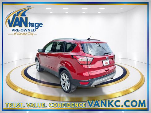 Used 2018 Ford Escape Titanium AWD/4WD image 9