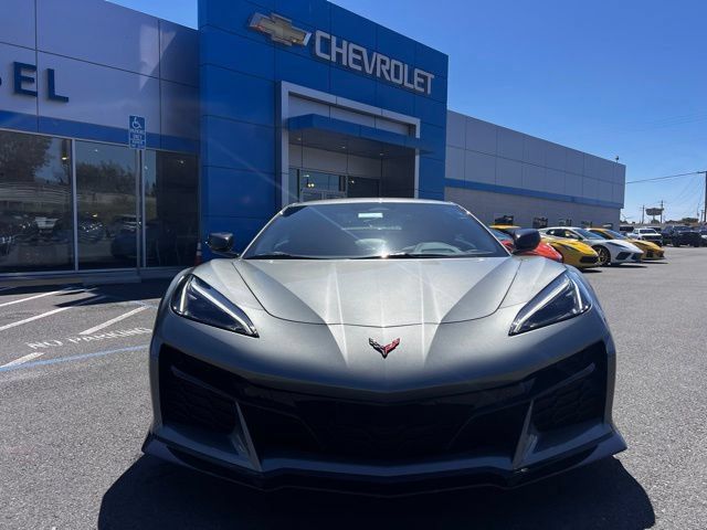 Used 2024 Chevrolet Corvette Z06 RWD image 2