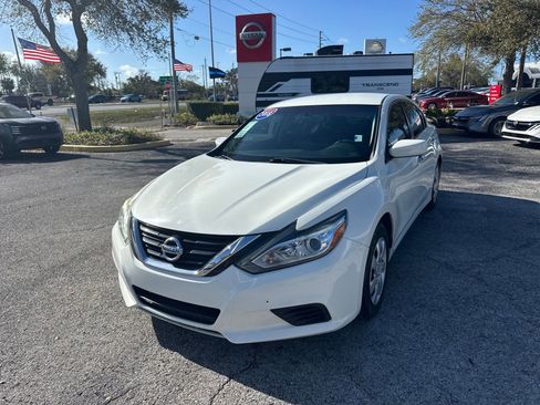 Used 2018 Nissan Altima 2.5 S image 3
