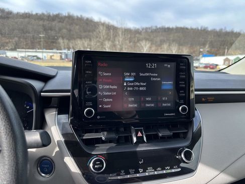 Used 2022 Toyota Corolla LE image 14