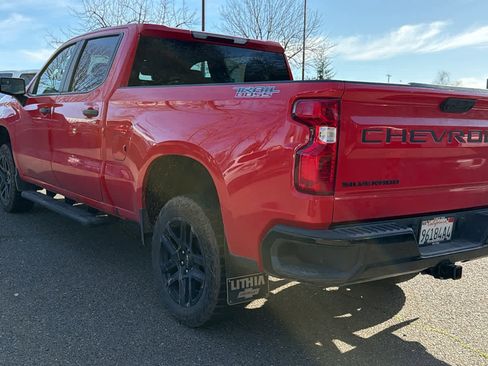 Used 2024 Chevrolet Silverado 1500 Custom Trail Boss w/ LPO, Dark Essentials Package image 7