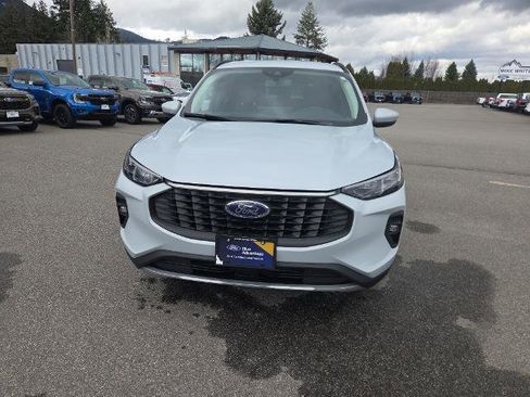 Certified 2025 Ford Escape Platinum AWD/4WD image 3