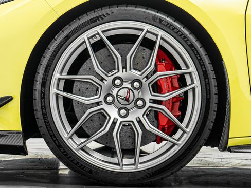 Used 2024 Chevrolet Corvette Z06 w/ Z07 Performance Package RWD image 10