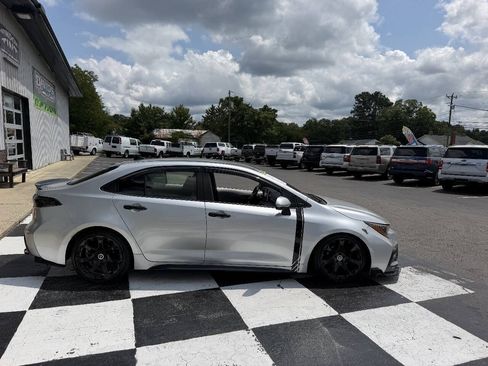 Used 2020 Toyota Corolla SE FWD image 4