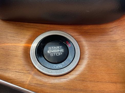 Used 2023 Jeep Grand Cherokee L Summit AWD/4WD image 9