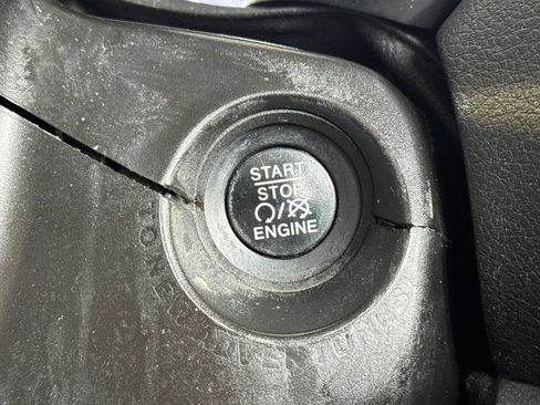 Used 2020 Jeep Renegade Sport FWD image 27