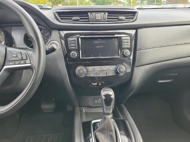 Used 2018 Nissan Rogue SV AWD/4WD image 29