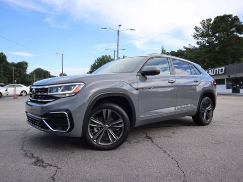 Used 2021 Volkswagen Atlas Cross Sport SE image 6