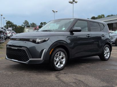 Used 2025 Kia Soul LX w/ LX Technology Package