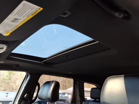 Used 2017 Jeep Grand Cherokee Limited image 9