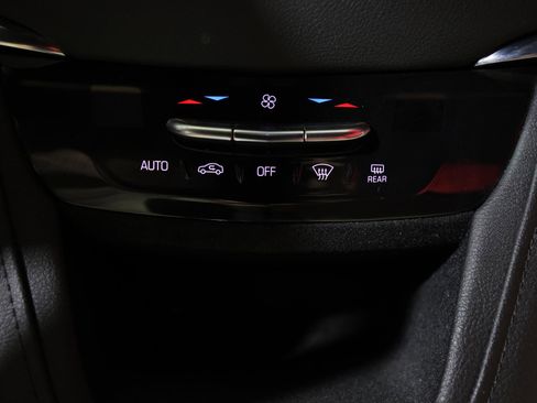 Used 2019 Cadillac XT5 FWD image 19