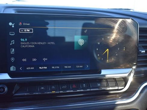 Used 2023 Chevrolet Silverado 1500 LT AWD/4WD image 27