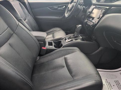 Used 2019 Nissan Rogue Sport SL w/ Premium Package FWD image 22